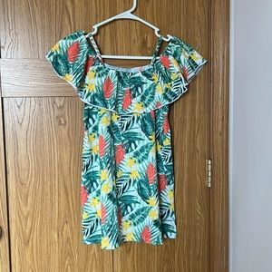 Tropical-print ruffled on- or off-shoulder top